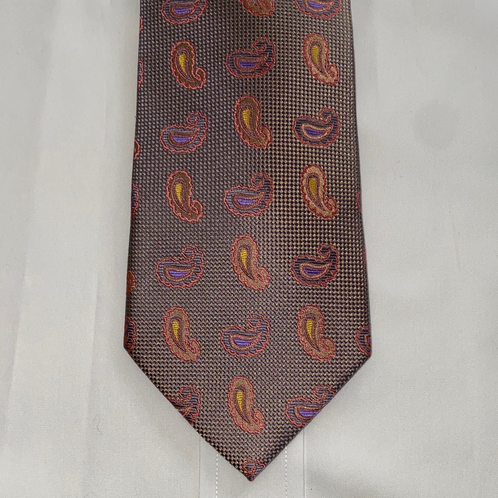 Scott Allan Gold Paisley Silk Tie